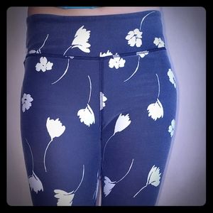 Fabletics salar Capri leggings